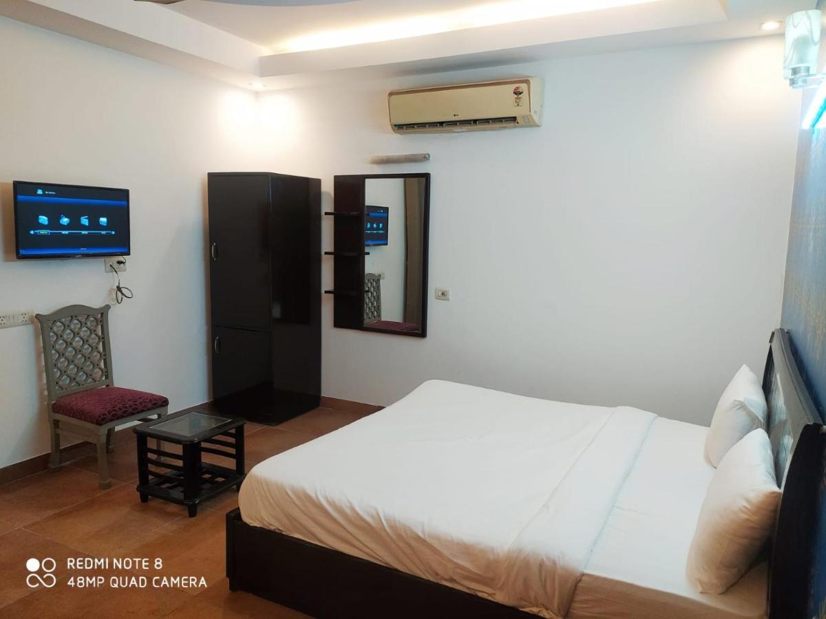 Hotel Delhi Airport Plaza Igi Airport Нью-Дели Экстерьер фото