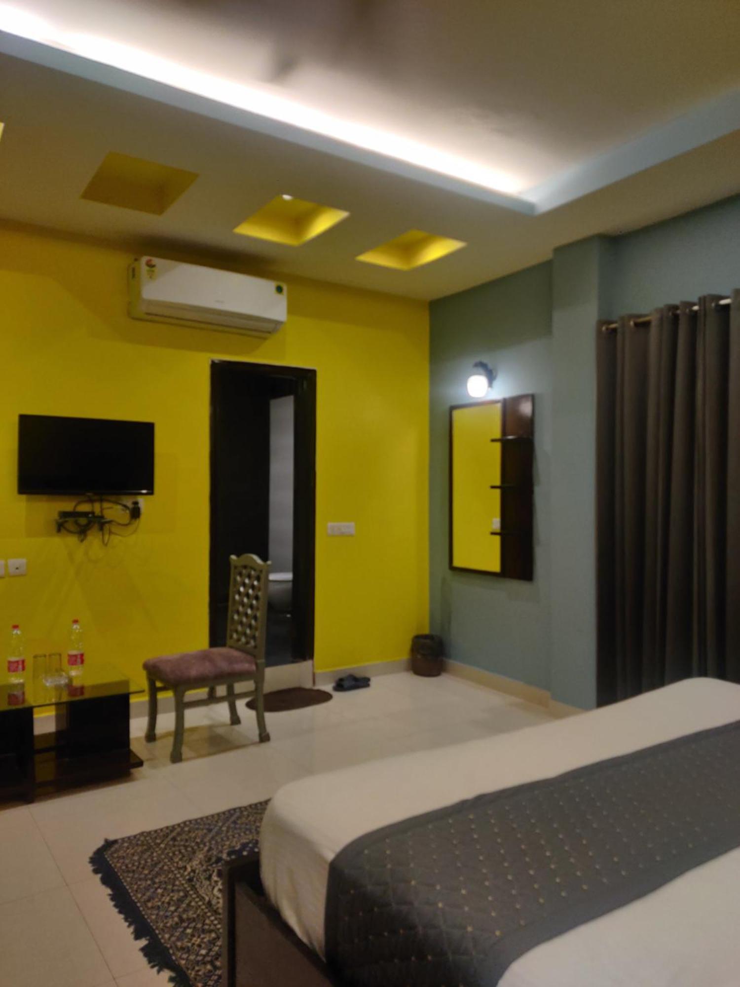 Hotel Delhi Airport Plaza Igi Airport Нью-Дели Экстерьер фото