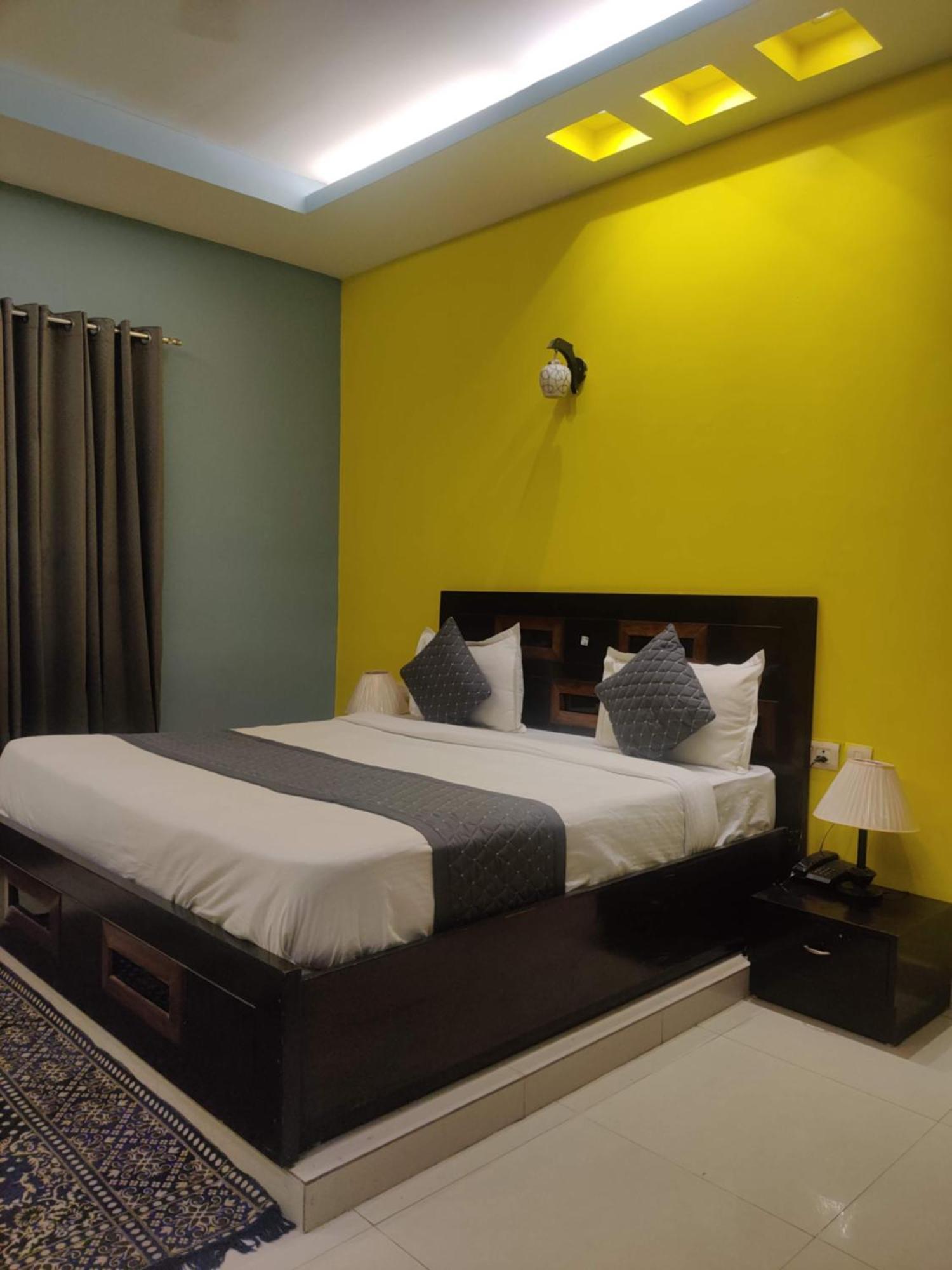 Hotel Delhi Airport Plaza Igi Airport Нью-Дели Экстерьер фото