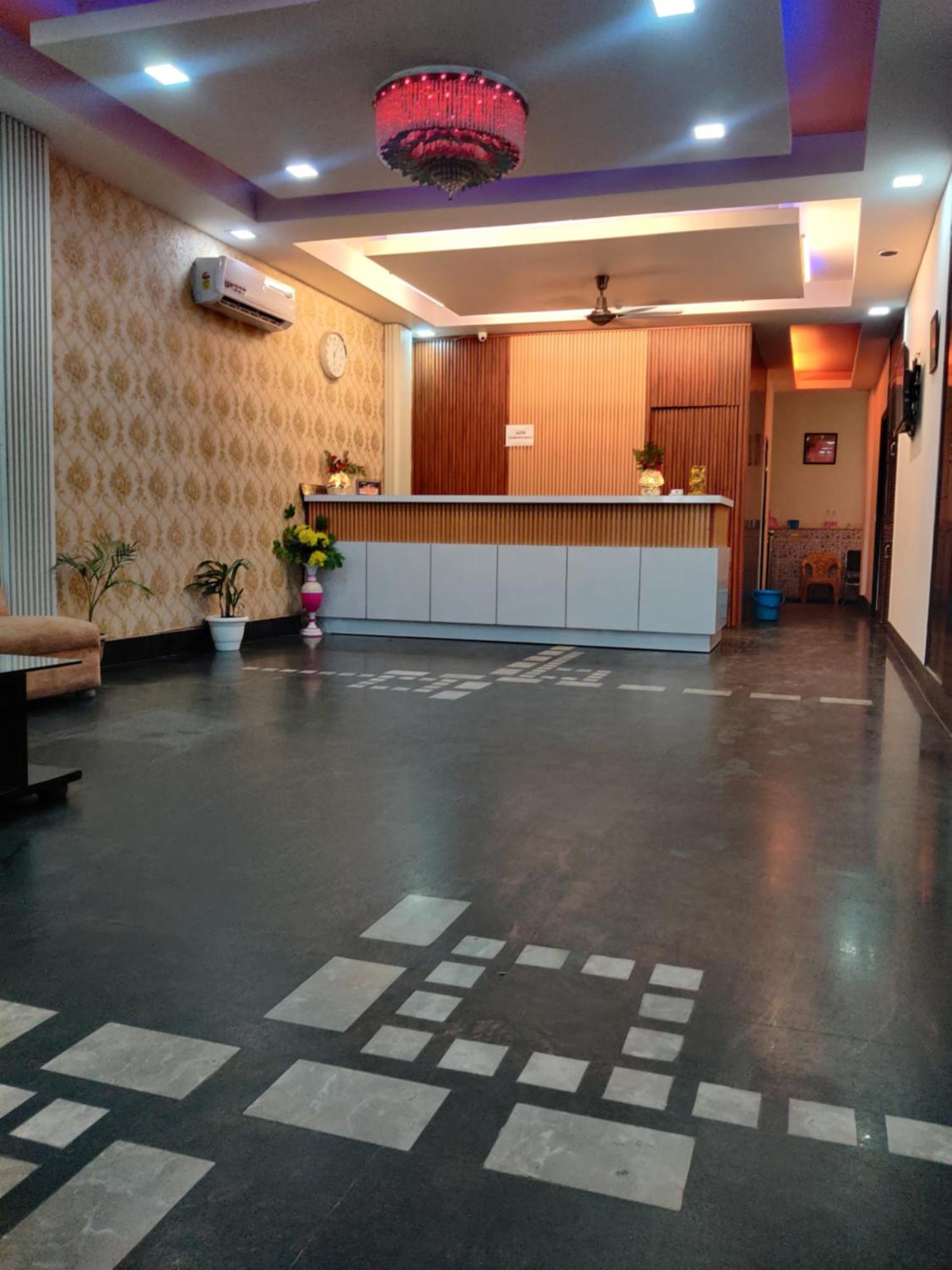 Hotel Delhi Airport Plaza Igi Airport Нью-Дели Экстерьер фото
