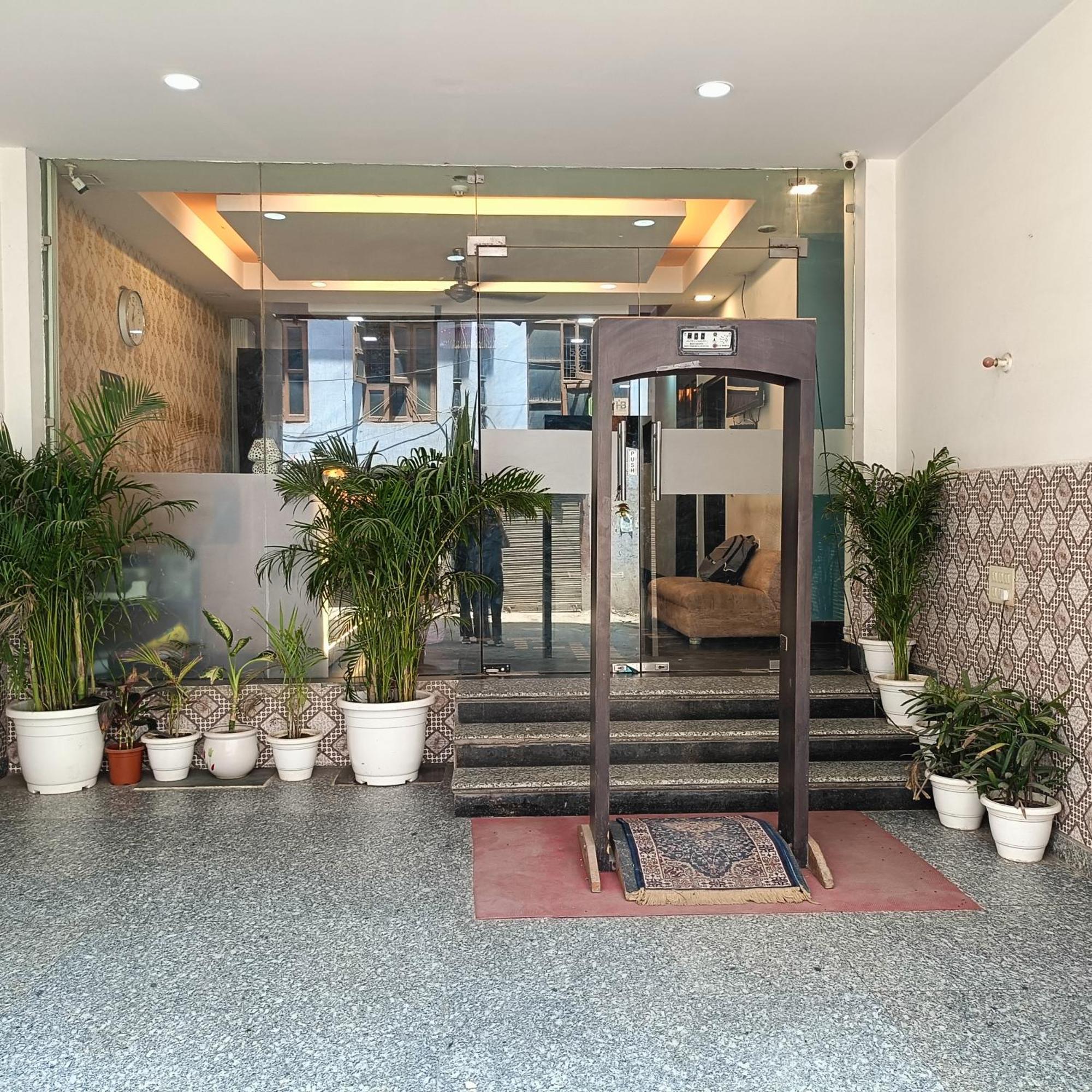 Hotel Delhi Airport Plaza Igi Airport Нью-Дели Экстерьер фото